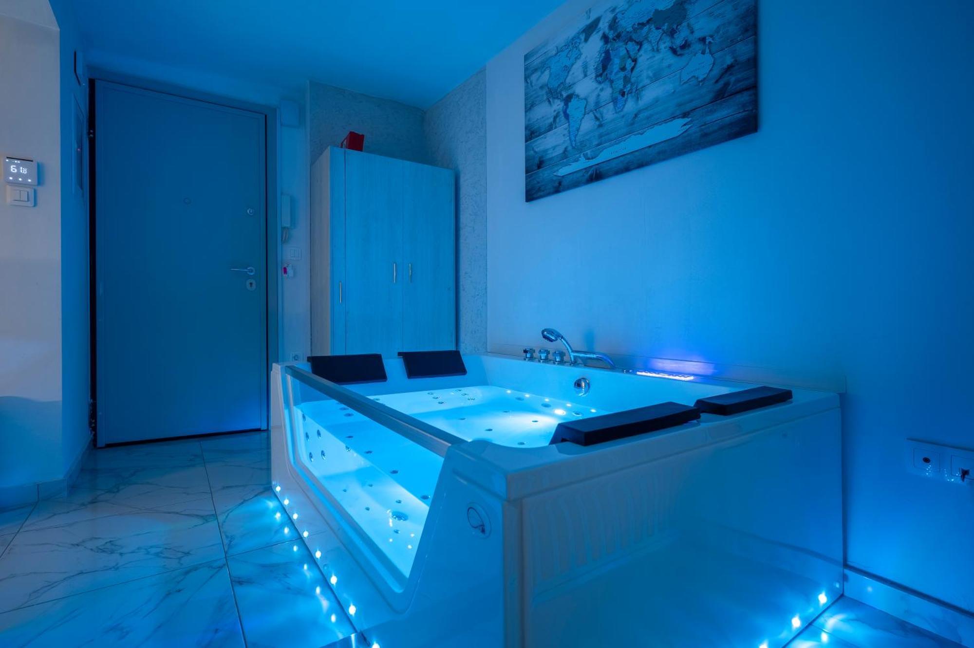 Premium Jacuzzi Suite At The City Center, By Aqua Platinum Thessaloniki Exterior foto