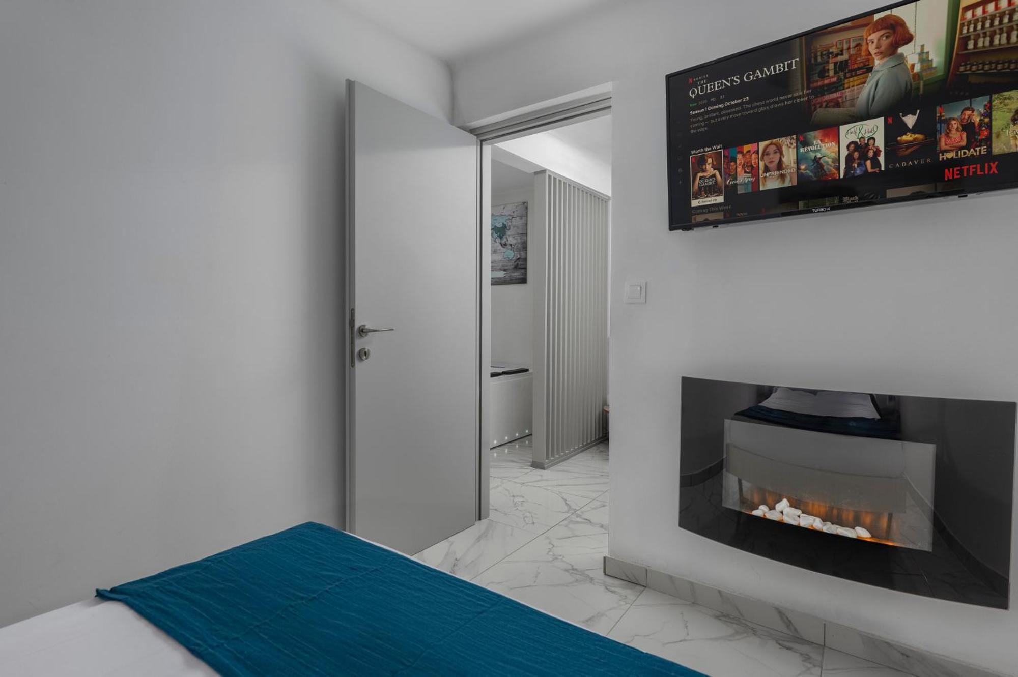 Premium Jacuzzi Suite At The City Center, By Aqua Platinum Thessaloniki Exterior foto